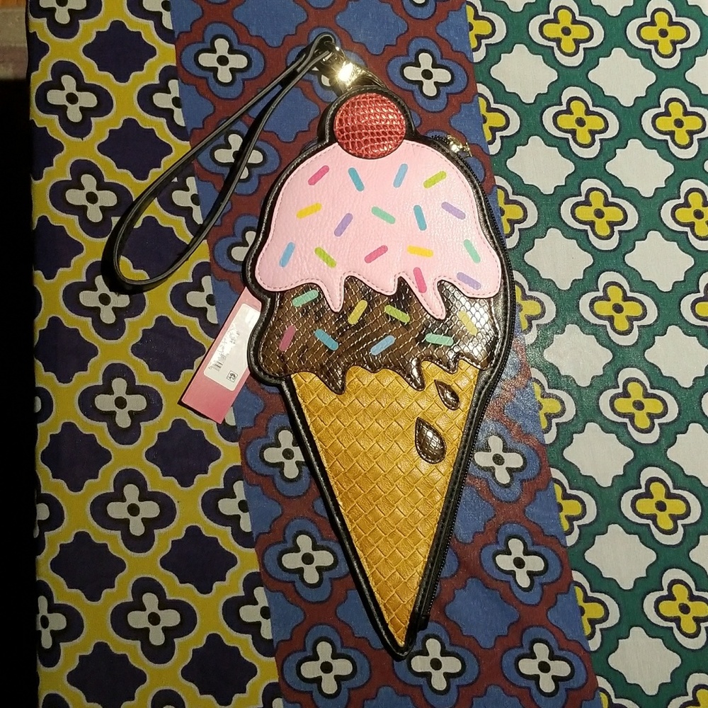 Sam Edelman Scream Wristlet